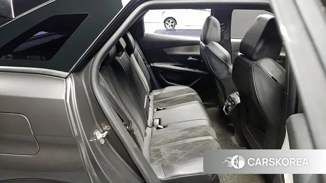 Peugeot 3008 second generation 2018 Серый из Кореи, фото 2