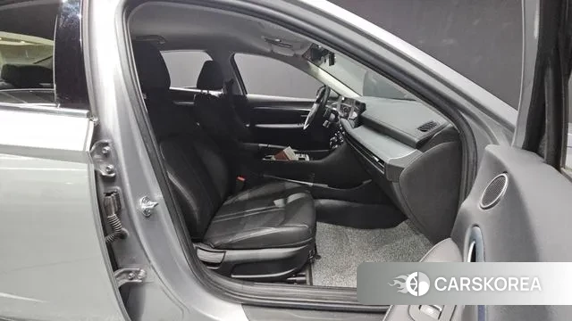 Hyundai Sonata D Edge (DN8) 2024 Серебристо-серый из Кореи, фото 2