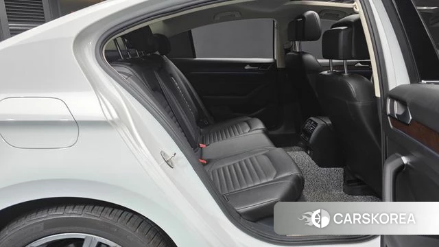 Volkswagen Passat GT (B8) 2018 Белый из Кореи, фото 2
