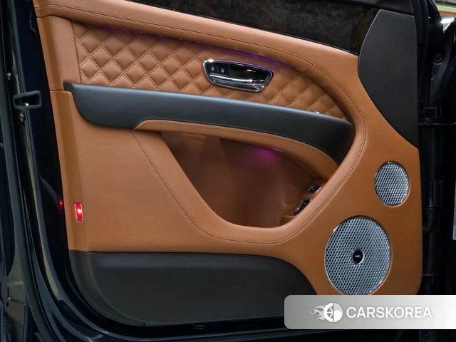 Bentley Bentayga 2021 Синий из Кореи, фото 2