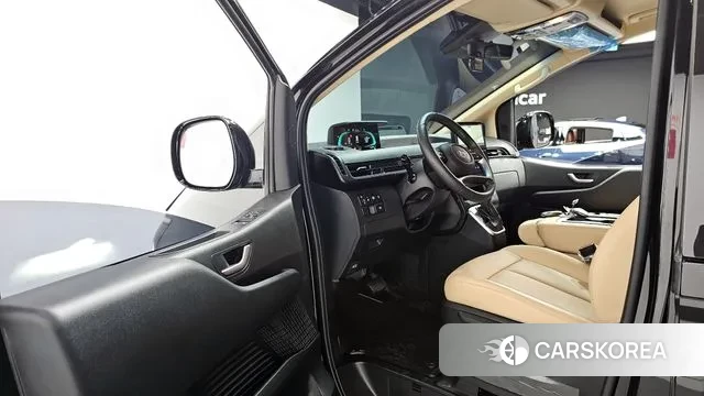 Hyundai Staria 2024 Черный из Кореи, фото 2