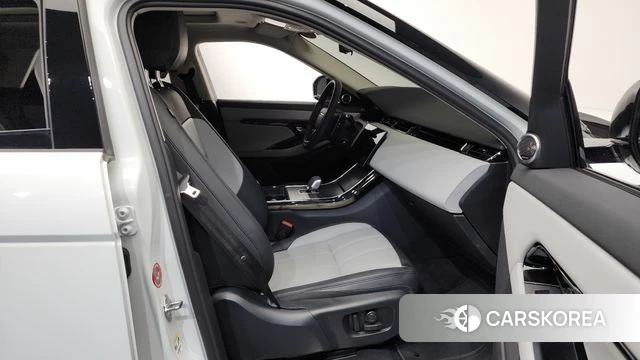 Land Rover Range Rover Evoque 2nd Generation 2024 Белый из Кореи, фото 2