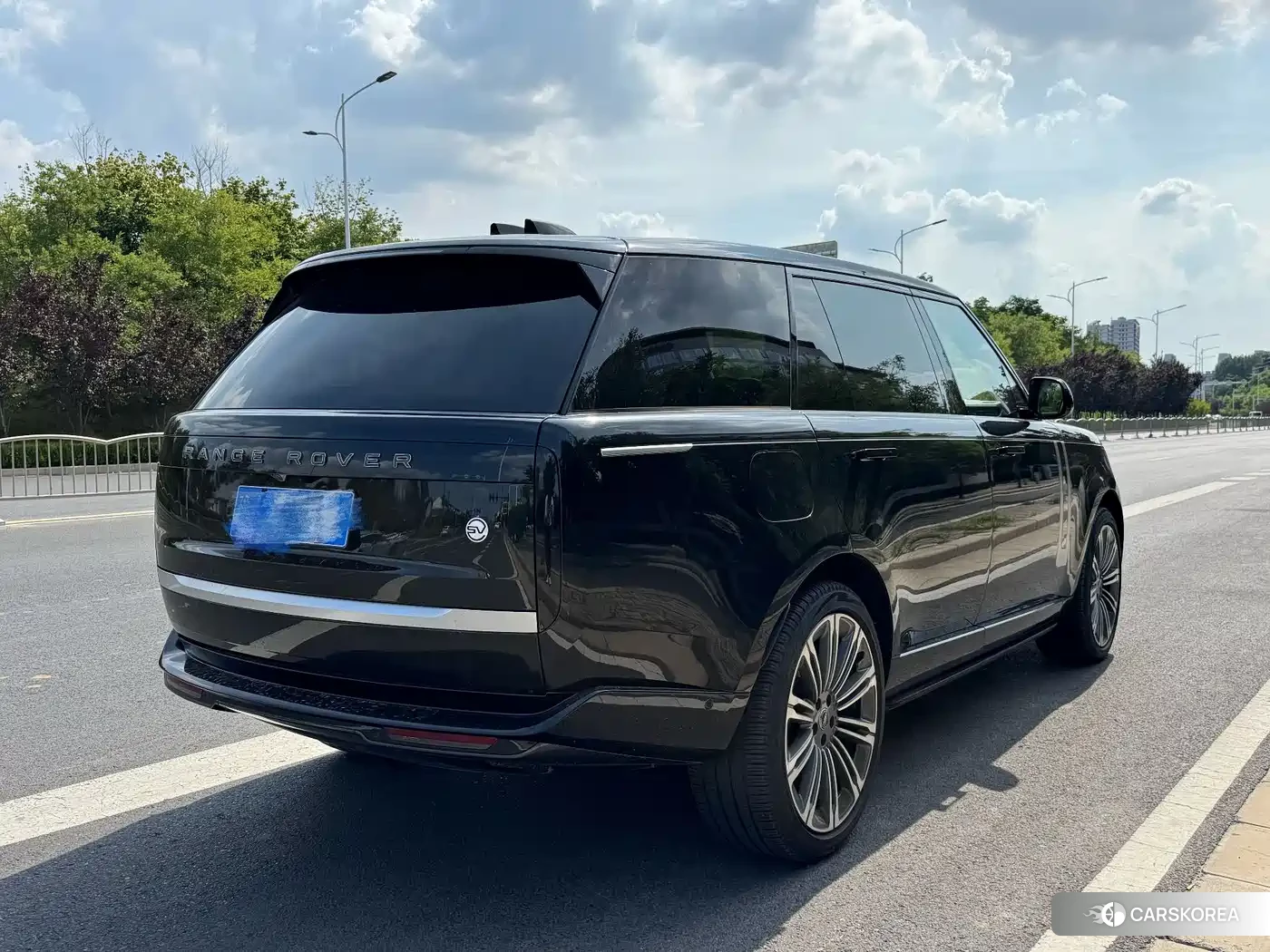 Land Rover Range Rover 2024 Черный из Китая, фото 2