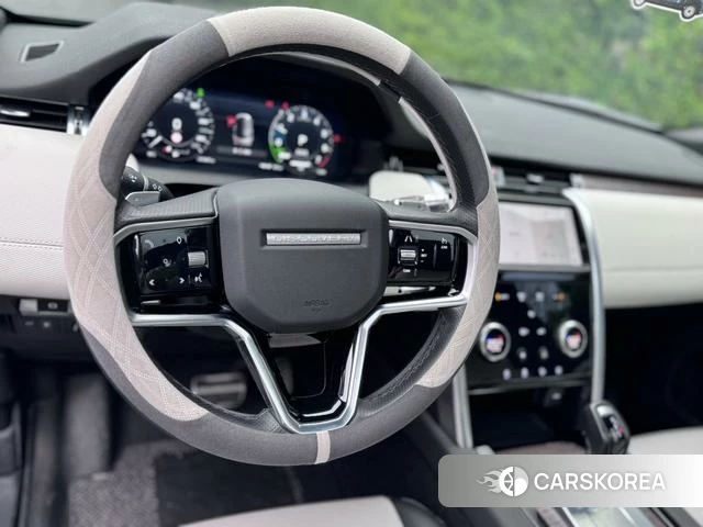 Land Rover Discover Sports PHEV 2022 Темно-серый из Китая, фото 2