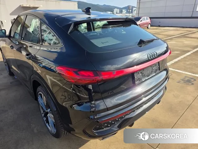 Audi Q5 (80A) 2025 Черный из Кореи, фото 2