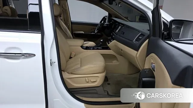 Kia The New Carnival 2018 Белый из Кореи, фото 2
