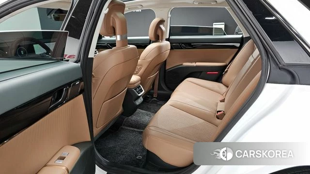Hyundai Grandeur Hybrid (GN7) 2023 Белый из Кореи, фото 2