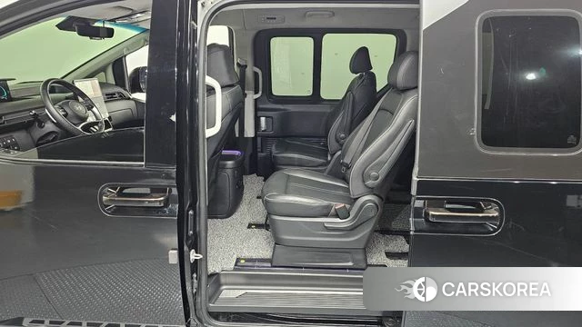 Hyundai Staria 2024 Черный из Кореи, фото 2