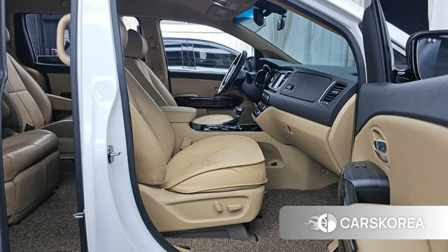 Kia The New Carnival 2019 Белый из Кореи, фото 2