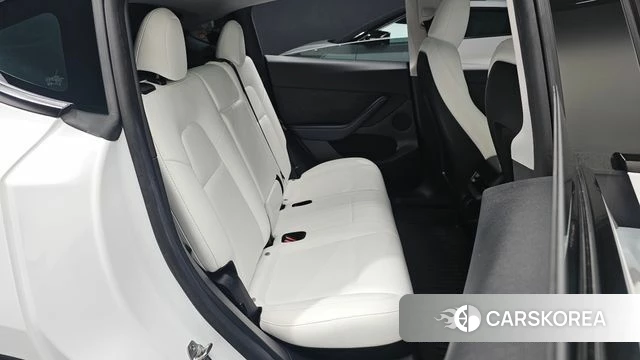 Tesla Model Y 2023 Белый из Кореи, фото 2