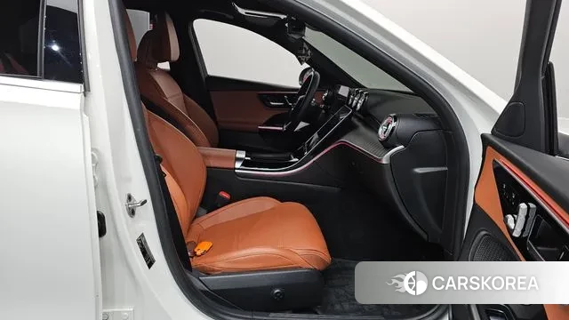 Mercedes-Benz C-Class W206 2022 Белый из Кореи, фото 2