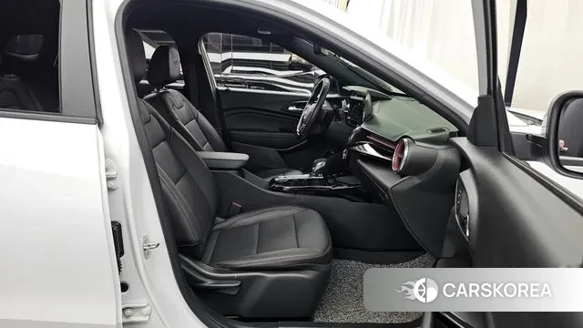 Chevrolet (GM Daewoo) Trax Crossover 2023 Белый из Кореи, фото 2