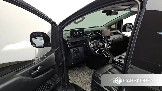 Hyundai Staria 2022 Черный из Кореи, фото 2