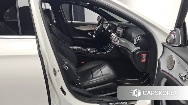 Mercedes-Benz E-Class W213 2020 Белый из Кореи, фото 2