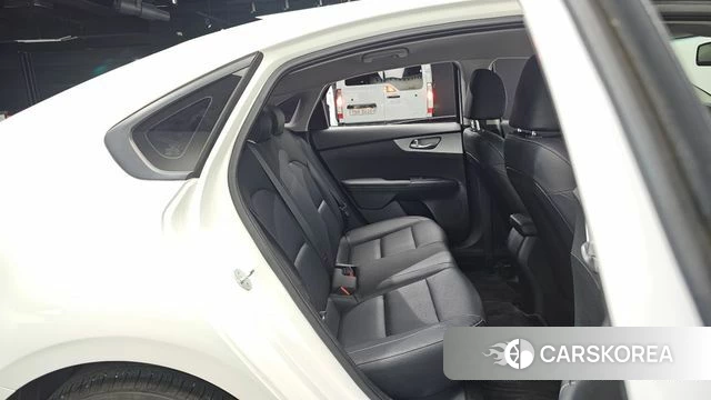 Kia The New K3 2nd generation 2023 Белый из Кореи, фото 2