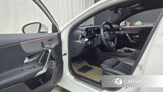 Mercedes-Benz A-Class W177 2021 Белый из Кореи, фото 2