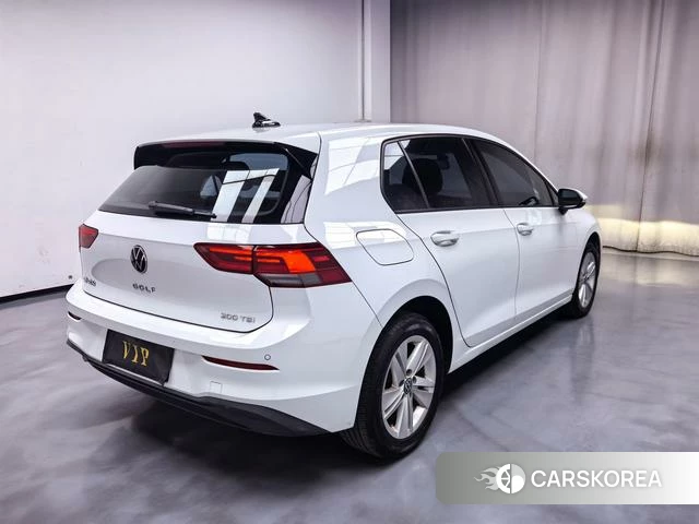 Volkswagen Golf 2023 Белый из Китая, фото 2