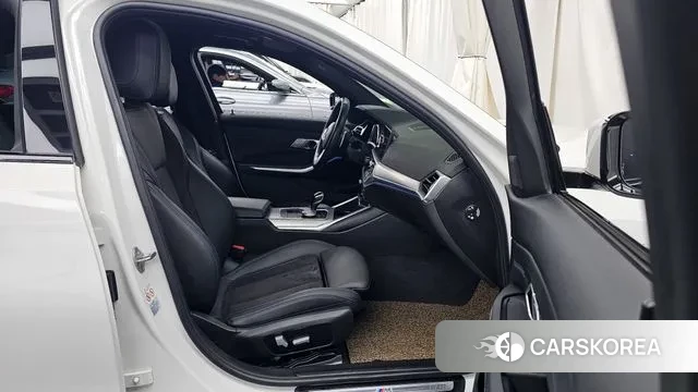 BMW 3 Series (G20) 2021 Белый из Кореи, фото 2