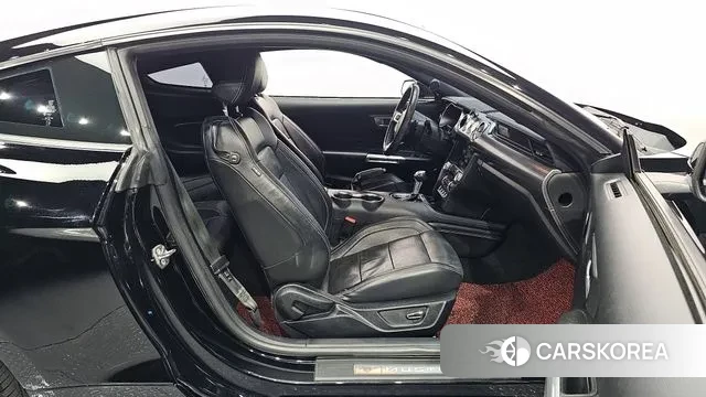 Ford Mustang 2018 Черный из Кореи, фото 2