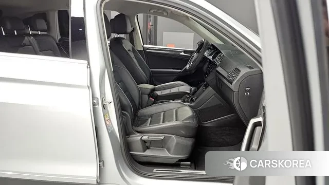 Volkswagen Tiguan second Generation 2020 Серебряный из Кореи, фото 2