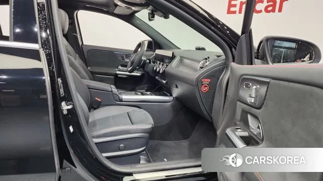 Mercedes-Benz GLA - Class H247 2025 Черный из Кореи, фото 2