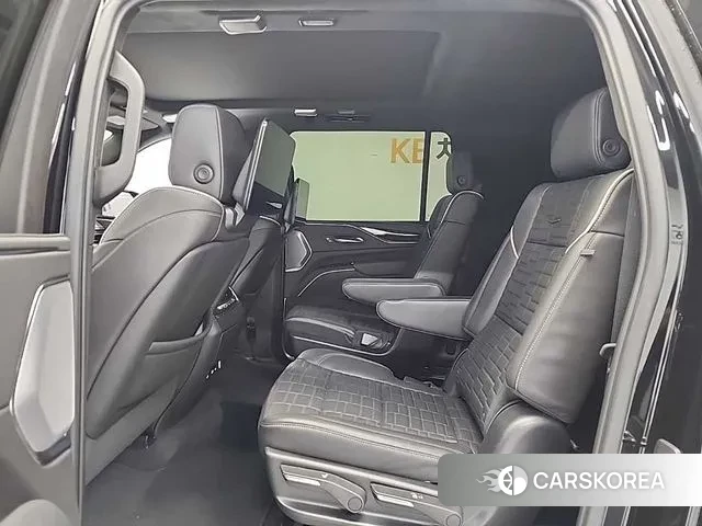 Cadillac Escalade 5th Generation 2023 Черный из Кореи, фото 2