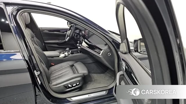 BMW 5 Series (G30) 2023 Синий из Кореи, фото 2