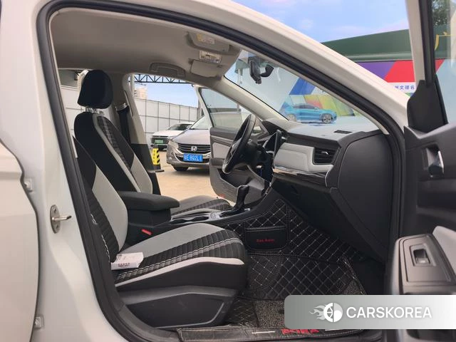 Volkswagen Bora 2024 Белый из Китая, фото 2