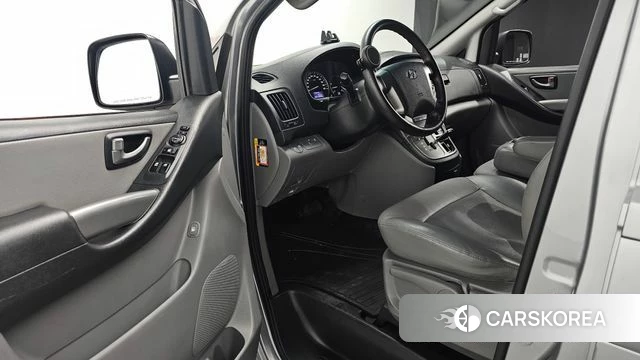 Hyundai The New Grand Starex 2019 Серебристо-серый из Кореи, фото 2