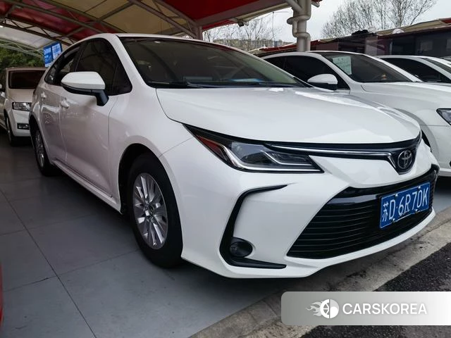 Toyota Corolla 2022 Белый из Китая, фото 2