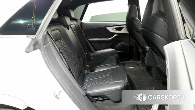 Audi Q8 (4M) 2021 Белый из Кореи, фото 2