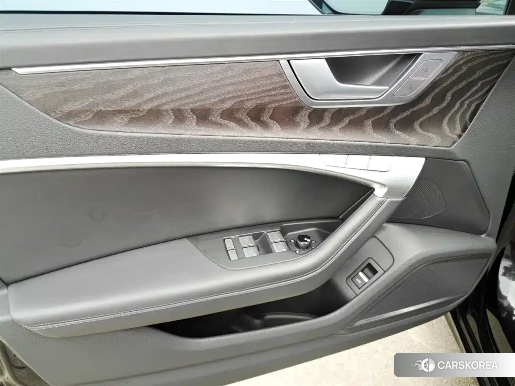 Audi A6L 2023 Черный из Китая, фото 2
