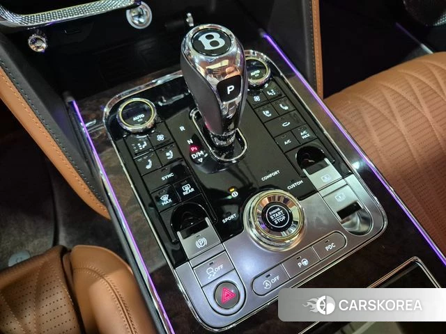 Bentley Flying Spur 3rd Generation 2022 Белый из Кореи, фото 2