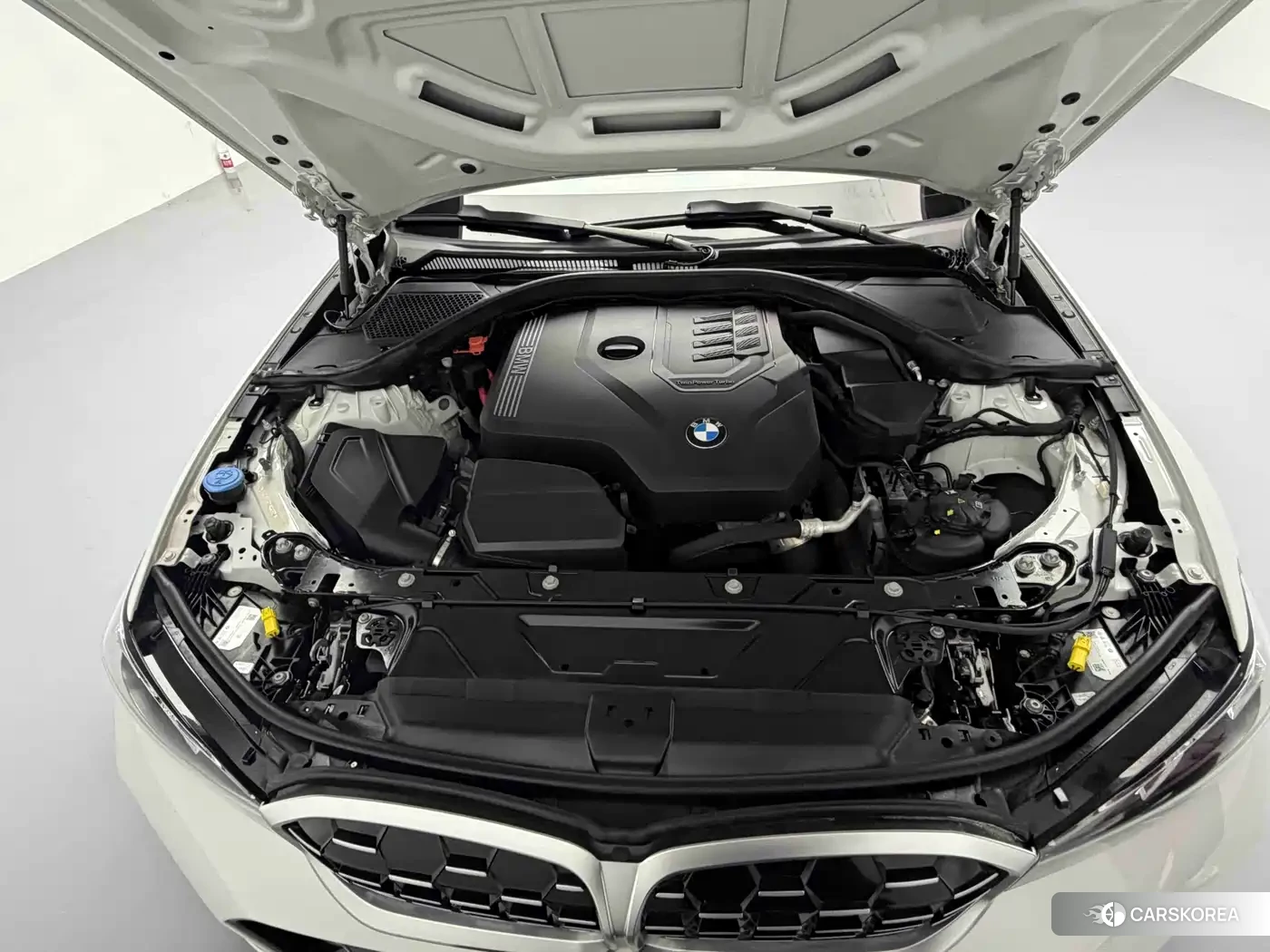 BMW 3 series 2023 Белый из Китая, фото 2