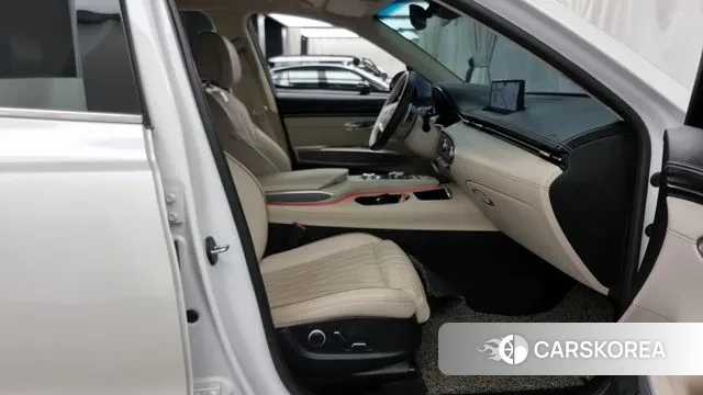 Genesis GV70 2022 Белый из Кореи, фото 2