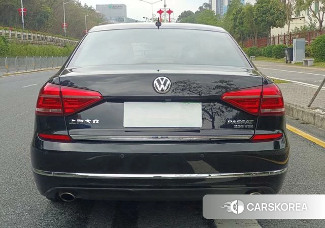 Volkswagen Passat 2018 Черный из Китая, фото 2