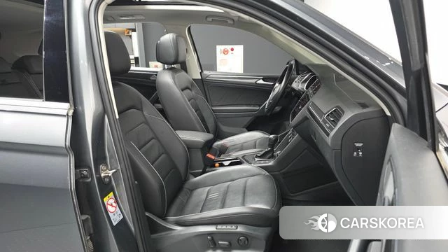 Volkswagen Tiguan second Generation 2020 Серый из Кореи, фото 2