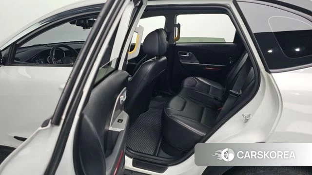 Kia Niro Plus 2023 Белый из Кореи, фото 2