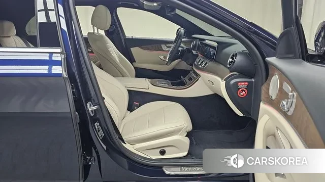 Mercedes-Benz E-Class W213 2023 Синий из Кореи, фото 2