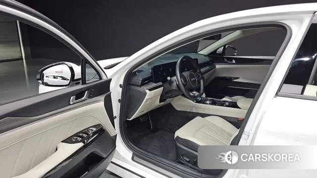 Kia The New K5 3rd generation 2024 Белый из Кореи, фото 2