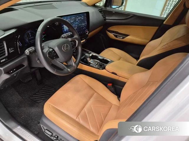Lexus NX350h Second generation 2024 Жемчужный цвет из Кореи, фото 2