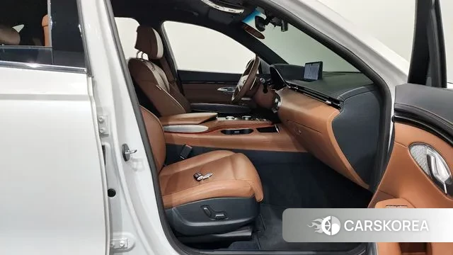 Genesis GV70 2021 Белый из Кореи, фото 2