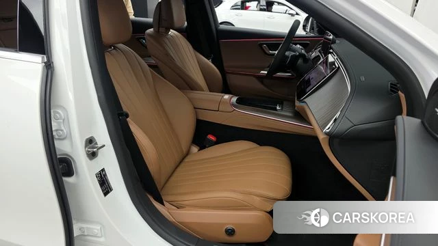 Mercedes-Benz E-Class W214 2025 Белый из Кореи, фото 2