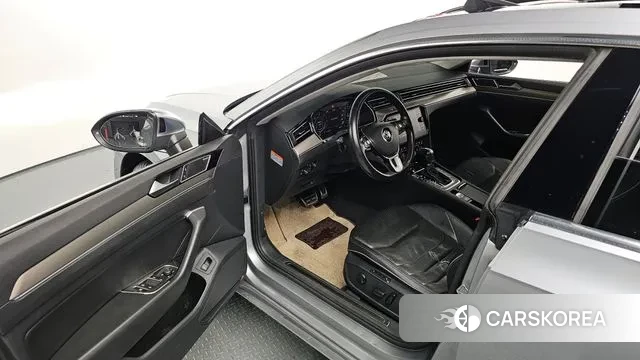 Volkswagen Arteon 2018 Серебряный из Кореи, фото 2