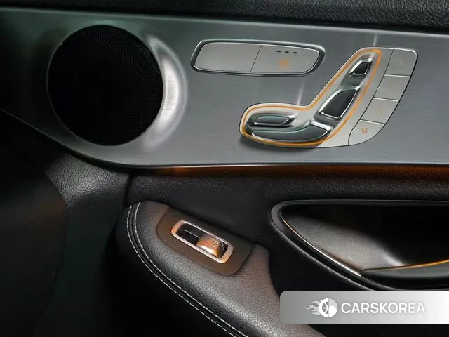 Mercedes-Benz C-Class W205 2018 Серый из Кореи, фото 2