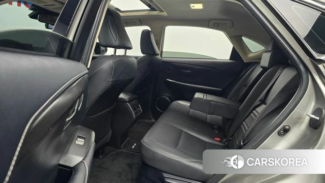 Lexus NX300h 2018 Серебристо-серый из Кореи, фото 2