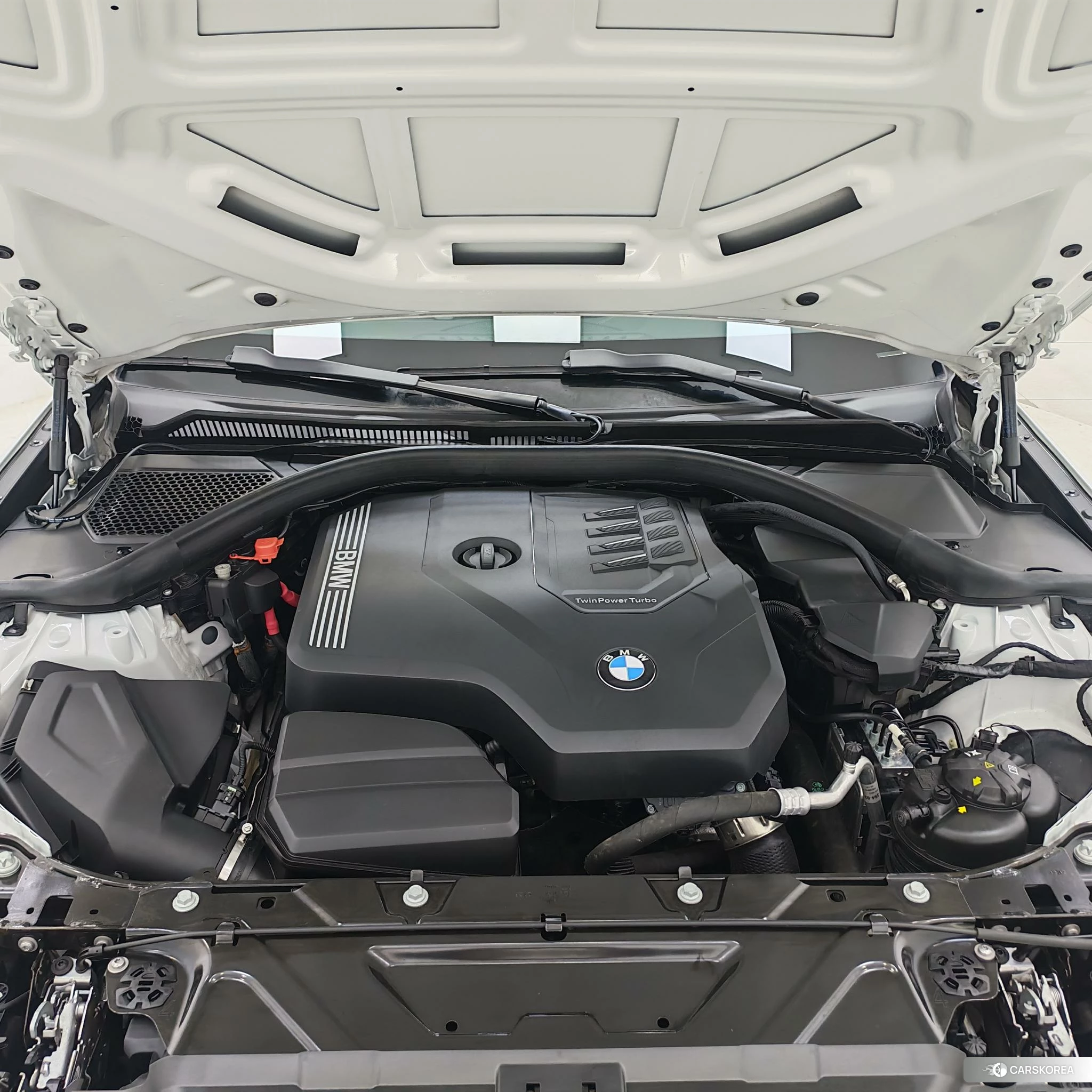 BMW 3 series 2022 Белый из Китая, фото 2
