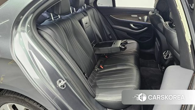 Mercedes-Benz E-Class W213 2019 Серый из Кореи, фото 2