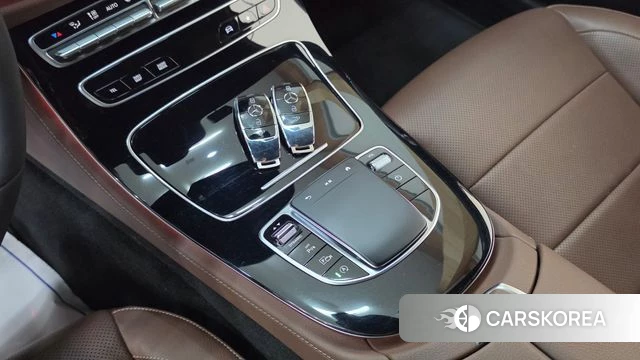 Mercedes-Benz E-Class W213 2023 Белый из Кореи, фото 2