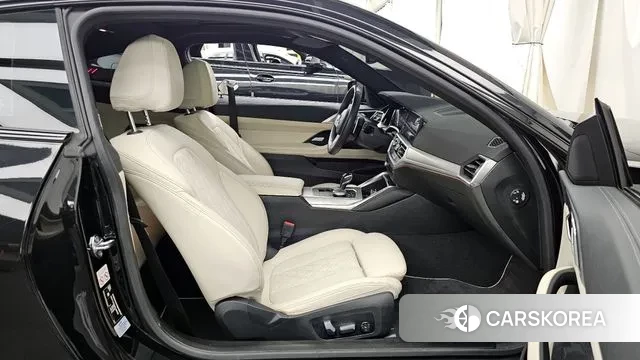 BMW 4 Series (G22) 2022 Черный из Кореи, фото 2